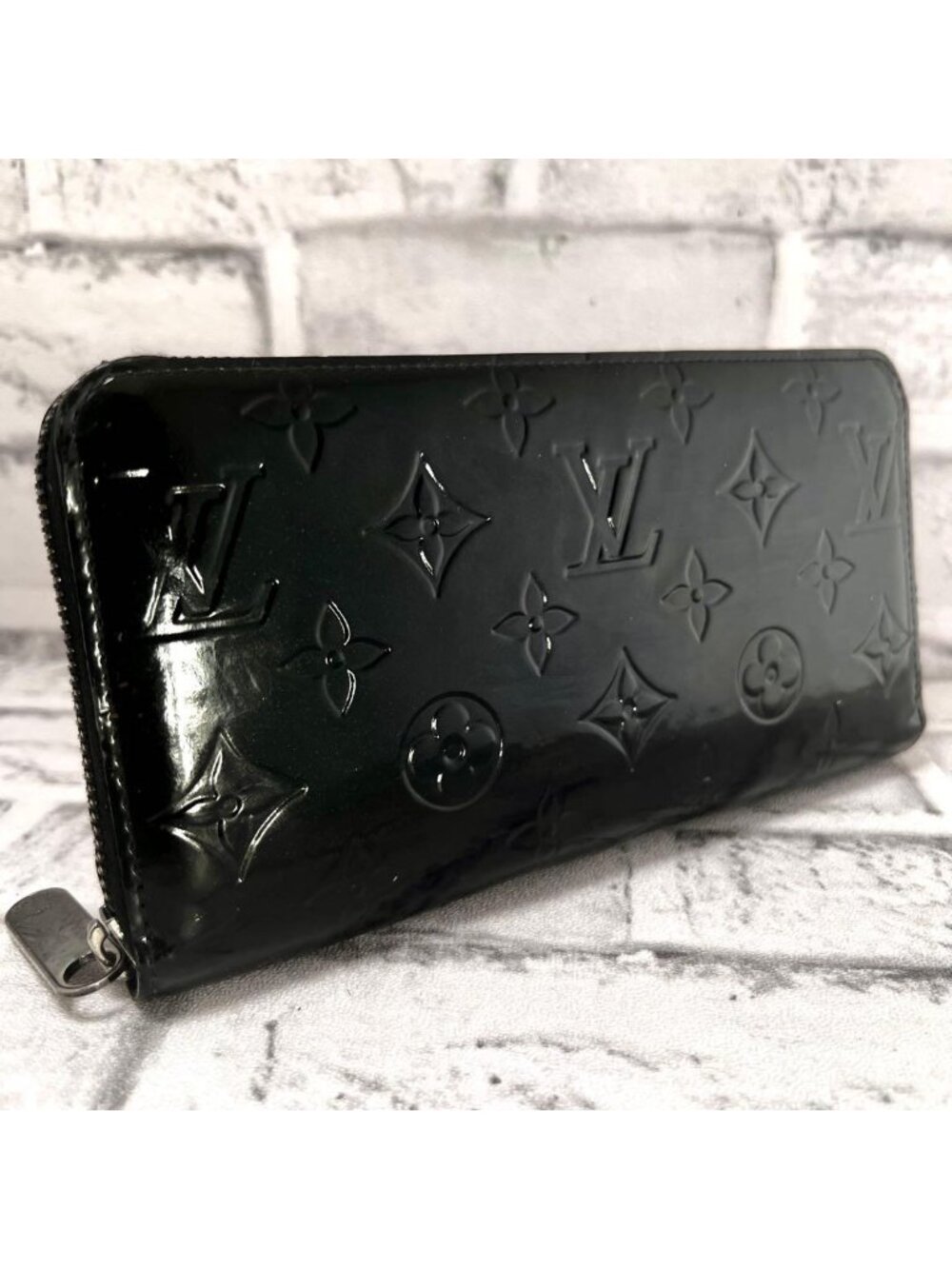 Louis Vuitton Vernis Zippy Wallet All Black